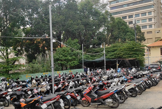 Khu đất số 42 Chu Mạnh Trinh (Quận 1, TP.HCM) hiện làm bãi giữ xe