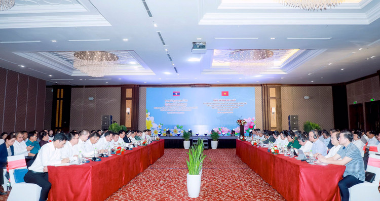 Quang cảnh Hội nghị giữa kỳ đánh giá triển khai Thỏa thuận kế hoạch hợp tác Việt Nam - Lào năm 2024 và rà soát, thúc đẩy Hiệp định hợp tác song phương hai nước giai đoạn 2021-2025