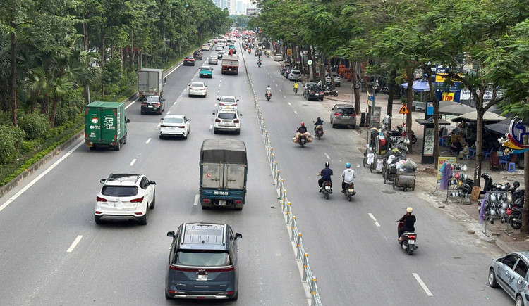 Phạm vi phân làn trên đường Võ Chí Công hướng từ trước ngõ 80 Võ Chí Công đến trước đường dẫn lên cầu Nhật Tân và ngược lại.