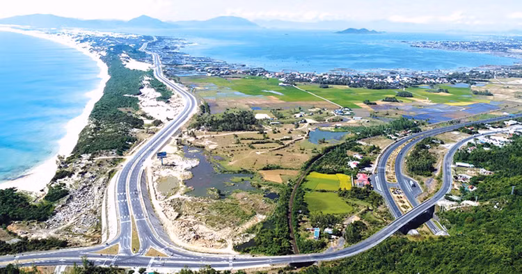 Khu đô thị mới cao cấp Tu Bông và Khu đô thị mới cao cấp Đầm Môn là 2 dự án nằm trong Khu kinh tế Vân Phong