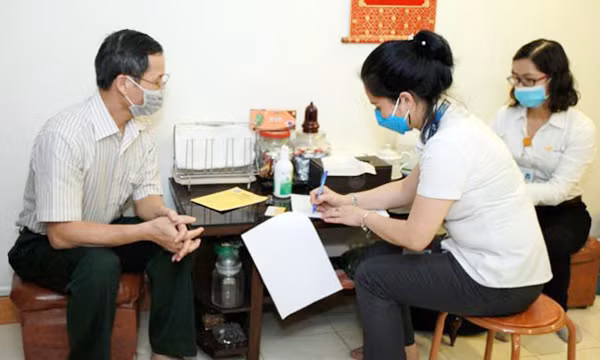 BHXH chỉ đạo kịp thời chi trả lương hưu, trợ cấp BHXH tại 4 tỉnh miền Trung. Ảnh chỉ mang tính minh họa. Nguồn Internet