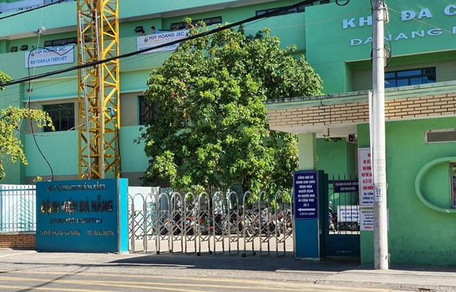 Áp dụng cách ly y tế toàn bộ Bệnh viện Đà Nẵng từ nay đến ngày 9/8. Ảnh: TTXVN