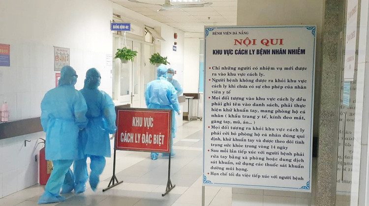 Theo chỉ đạo của Bộ Y tế, tiếp tục chờ kết quả xét
nghiệm của Viện Vệ sinh dịch tễ Trung ương để công bố dịch.