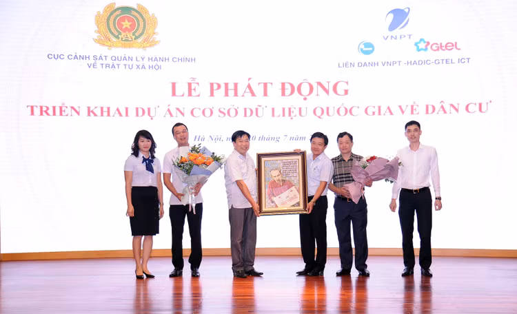 Lễ phát động triển khai dự án Cơ sở dữ liệu quốc gia (CSDLQG) về dân cư