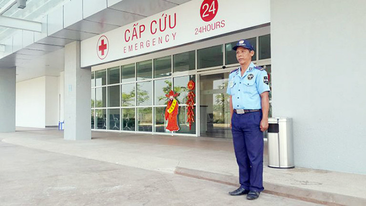 Từ ngày 30 đến 18/9/2023, Bệnh viện Tai Mũi Họng Trung ương (Hà Nội) phát hành HSMT Gói thầu Dịch vụ bảo vệ bệnh viện có giá dự toán 2,194 tỷ đồng. Ảnh chỉ mang tính minh họa. Nguồn Internet