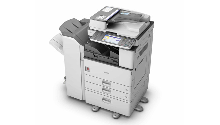 Danh mục mua sắm trong HSMT gồm: máy tính để bàn trọn bộ (1.130 bộ), máy tính xách tay (10 bộ), máy in A4 (15 cái), máy photocopy (6 cái)..., đều là thiết bị thông dụng. Ảnh chỉ mang tính minh họa. Nguồn Internet