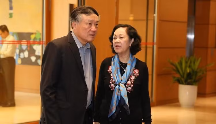 Bà Trương Thị Mai và ông Nguyễn Hòa Bình là 2 trong số 4 Uỷ viên Bộ Chính trị tham gia Ban Bí thư. Ảnh Như Ý