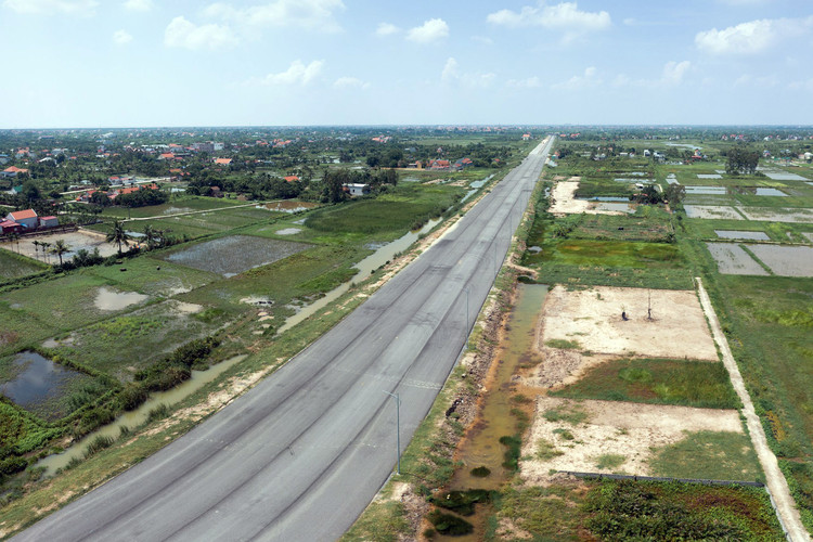 Tháo gỡ khó khăn trong đầu tư xây dựng cao tốc Ninh Bình - Hải Phòng.