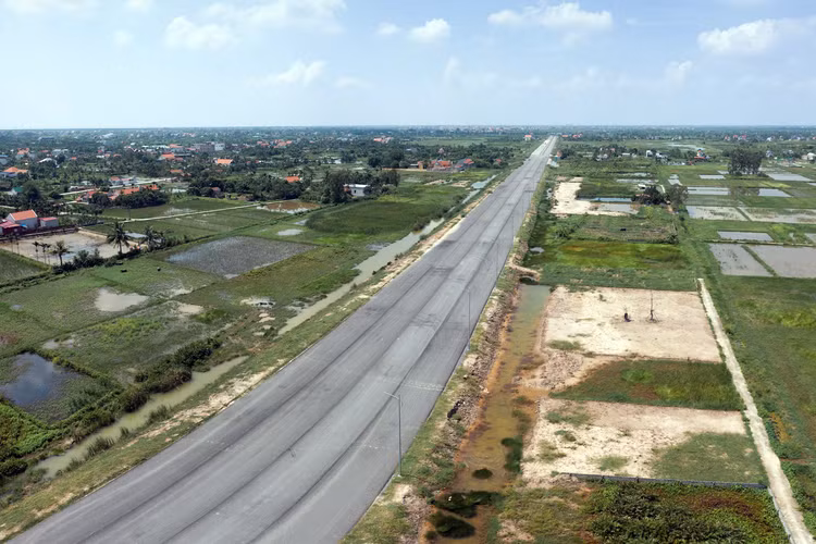 Tháo gỡ khó khăn trong đầu tư xây dựng cao tốc Ninh Bình - Hải Phòng.