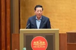 Bộ trưởng Bộ Xây dựng Trần Hồng Minh trình bày tại Quốc hội
