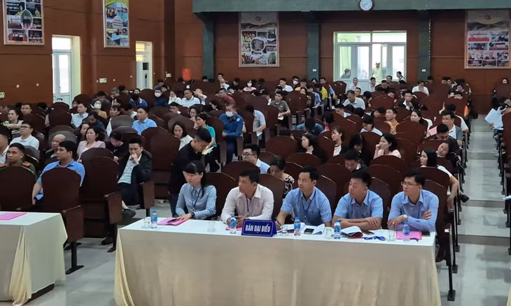 Có 156 khách hàng tham gia, với gần 600 hồ sơ đăng ký đấu giá quyền sử dụng 105 lô đất tại Bắc Giang