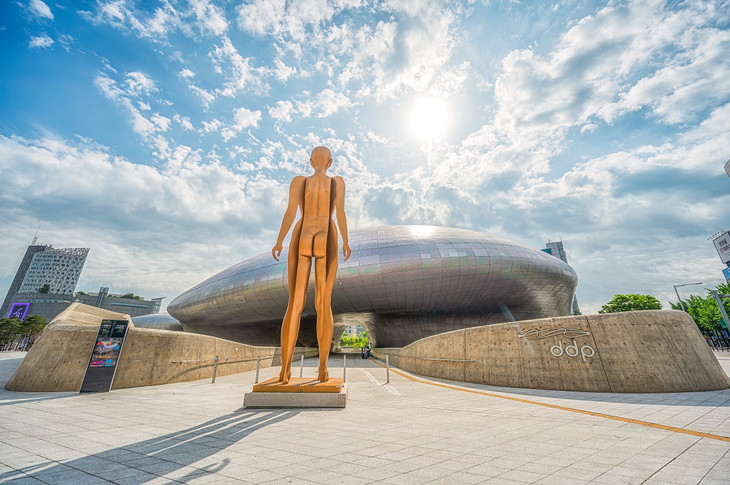 Một góc công viên văn hóa Dongdaemun tại Seoul. Ảnh Istock Một góc công viên văn hóa Dongdaemun tại Seoul. Ảnh Istock