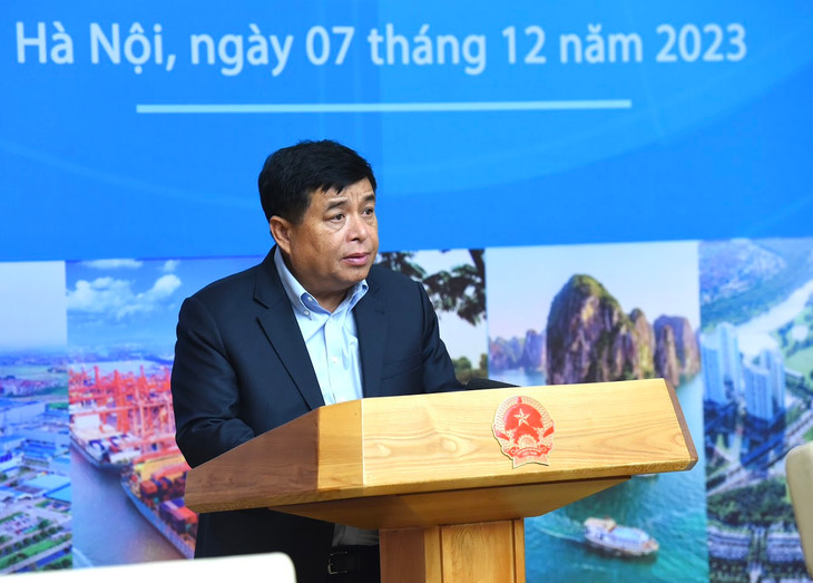 Bộ trưởng Bộ Kế hoạch và Đầu tư Nguyễn Chí Dũng phát biểu tại Hội nghị. Ảnh: VGP