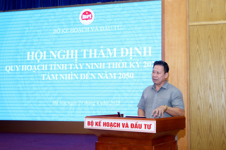 Ông Nguyễn Thanh Ngọc, Chủ tịch UBND tỉnh Tây Ninh phát biểu tại Phiên họp. Ảnh: Đức Trung Ông Nguyễn Thanh Ngọc, Chủ tịch UBND tỉnh Tây Ninh phát biểu tại Phiên họp. Ảnh: Đức Trung