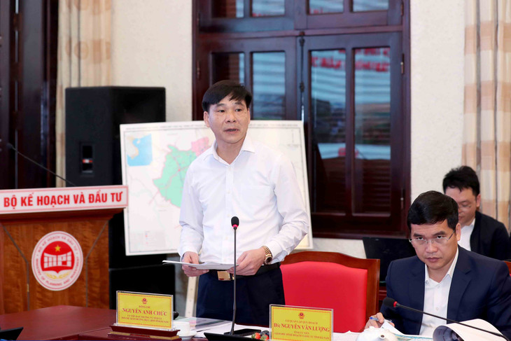 Phó Chủ tịch UBND tỉnh Hà Nam Nguyễn Anh Chức phát biểu tại Hội nghị. Ảnh: Đức Trung Phó Chủ tịch UBND tỉnh Hà Nam Nguyễn Anh Chức phát biểu tại Hội nghị. Ảnh: Đức Trung