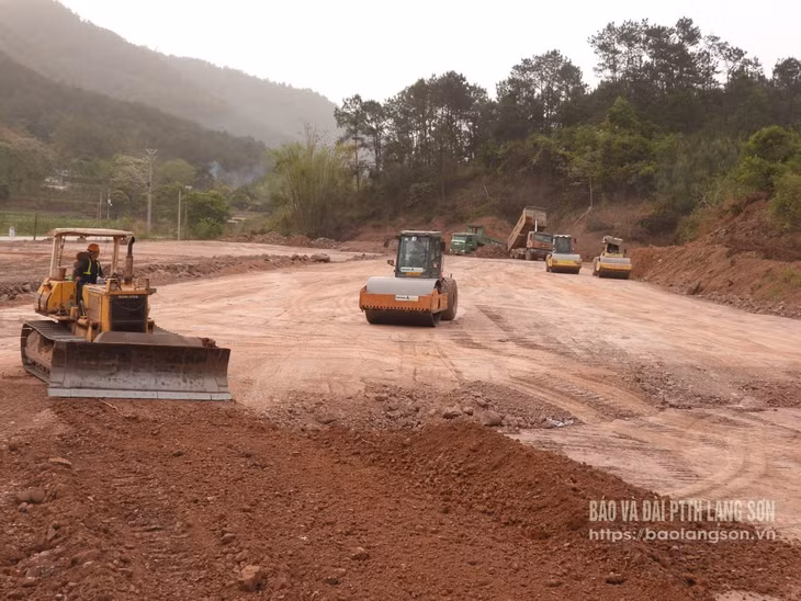 Đẩy nhanh thi công cụm công nghiệp Đình Lập ảnh 1