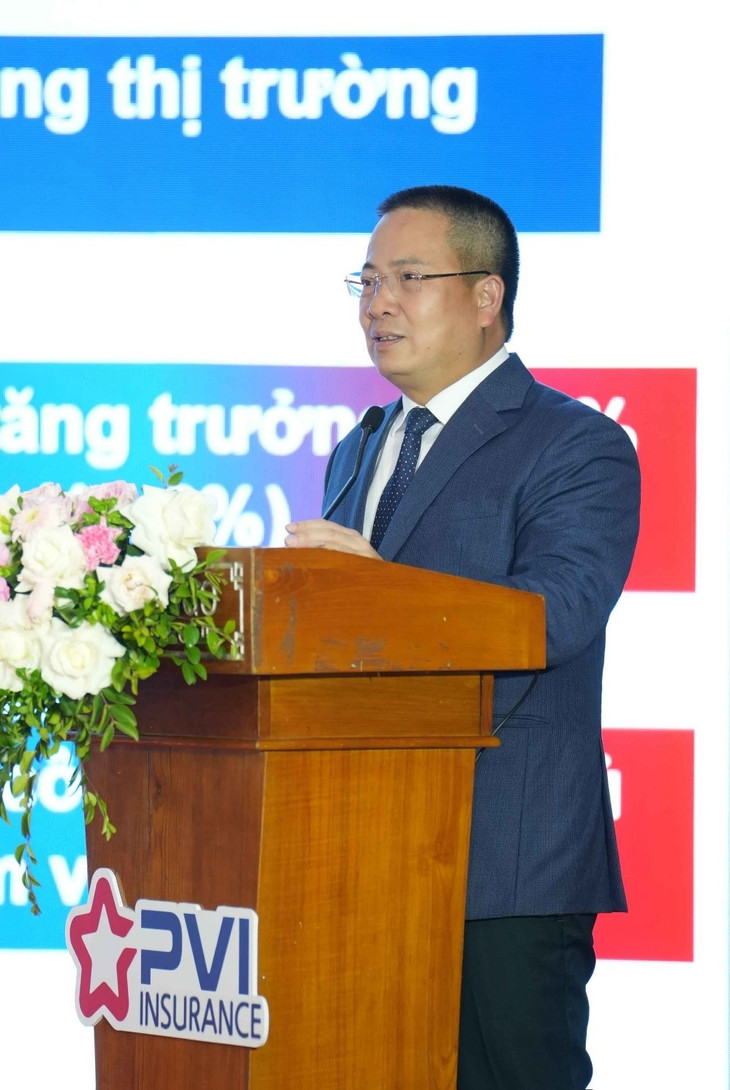 Tổng giám đốc Phạm Anh Đức báo cáo tại Hội nghị Tổng giám đốc Phạm Anh Đức báo cáo tại Hội nghị