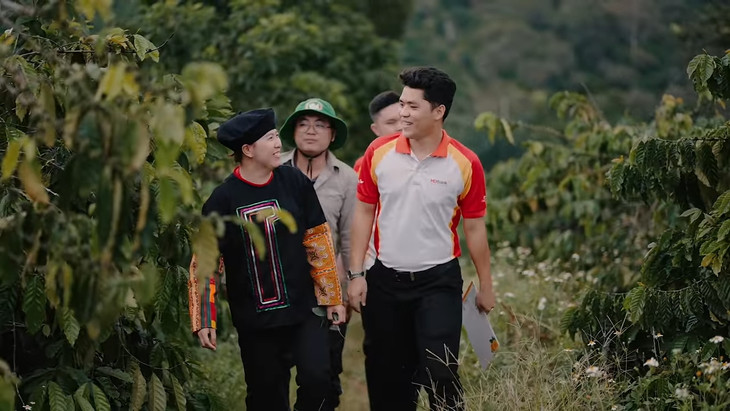 HDBank mang tài chính bền vững đến gần hơn với cộng đồng, góp phần lan tỏa giá trị sống hài hoà, thân thiện HDBank mang tài chính bền vững đến gần hơn với cộng đồng, góp phần lan tỏa giá trị sống hài hoà, thân thiện