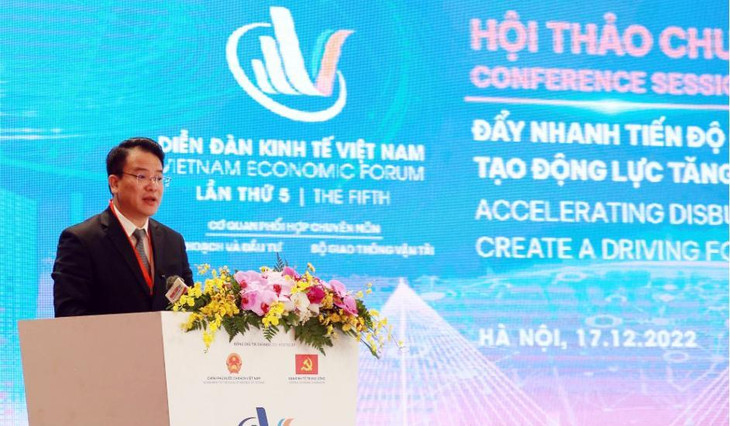 Thứ trưởng Bộ Kế hoạch và Đầu tư Trần Quốc Phương phát biểu tại Hội thảo. Ảnh: Trần Tuyết