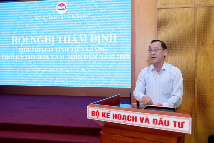Ông Nguyễn Văn Vĩnh, Chủ tịch UBND tỉnh Tiền Giang phát biểu