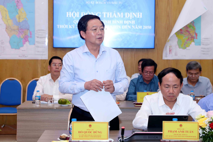 Bí thư Tỉnh uỷ Bình Định Hồ Quốc Dũng phát biểu tại Phiên họp