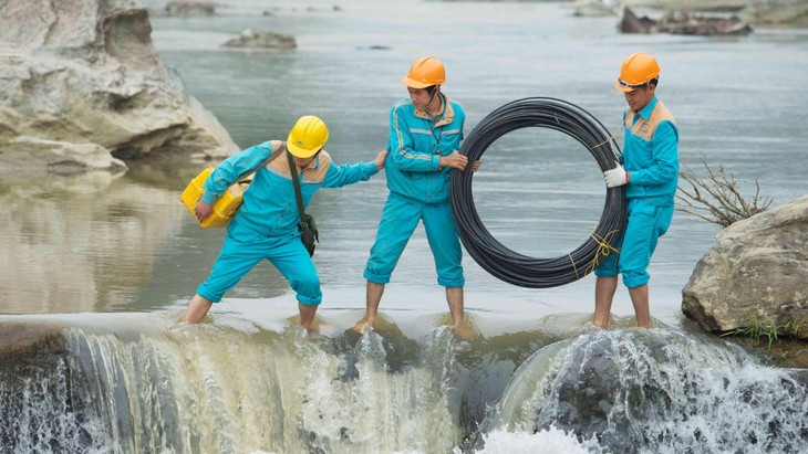 Với phương châm “Đi đến mọi miền, vượt mọi địa hình”, đội ngũ Viettel Construction không ngại khó khăn, gian khổ để kết nối thông tin, gắn kết tri thức và mang một cuộc sống tốt đẹp nhất đến mọi người dân trên cả nước, góp phần thu hẹp khoảng cách số giữa các vùng miền. Nguồn: Viettel Construction (tư liệu trước năm 2021)