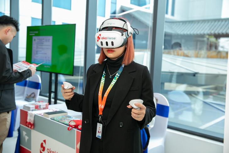 Khu vực trải nghiệm sản phẩm thuộc hệ sinh thái các giải pháp công nghệ từ FPT