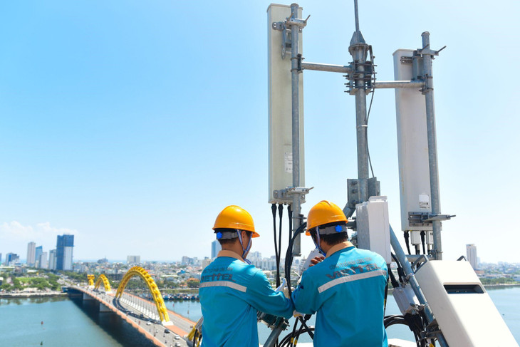 Đứng trước nhiệm vụ và yêu cầu xây dựng đất nước, Viettel Construction đã không ngừng nỗ lực trở thành “người” kết nối thông tin, đặt nền móng cho sự phát triển hạ tầng viễn thông tại Việt Nam. Nguồn: Viettel Construction (tư liệu trước năm 2021)