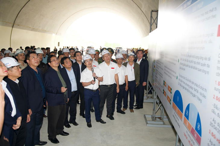 Tổng giám đốc Ngọ Trường Nam báo cáo tình hình thực hiện dự án Tổng giám đốc Ngọ Trường Nam báo cáo tình hình thực hiện dự án