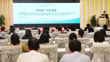 Tiếp tục phổ biến Luật Chứng khoán và các văn bản hướng dẫn mới tại khu vực miền Trung