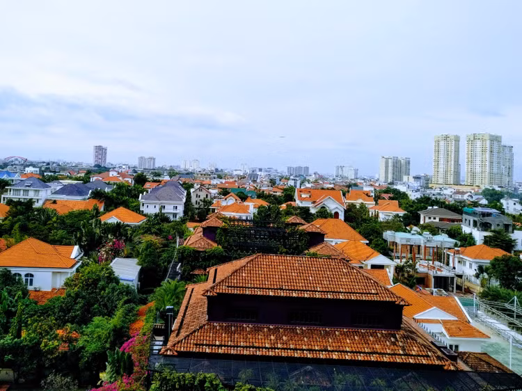 Mặt bằng giá sơ cấp ở tất các các phân phúc bất động sản tại TP.HCM và vùng phụ cận vẫn tiếp tục xu hướng tăng trong những tháng qua. Ảnh: Bảo Tín