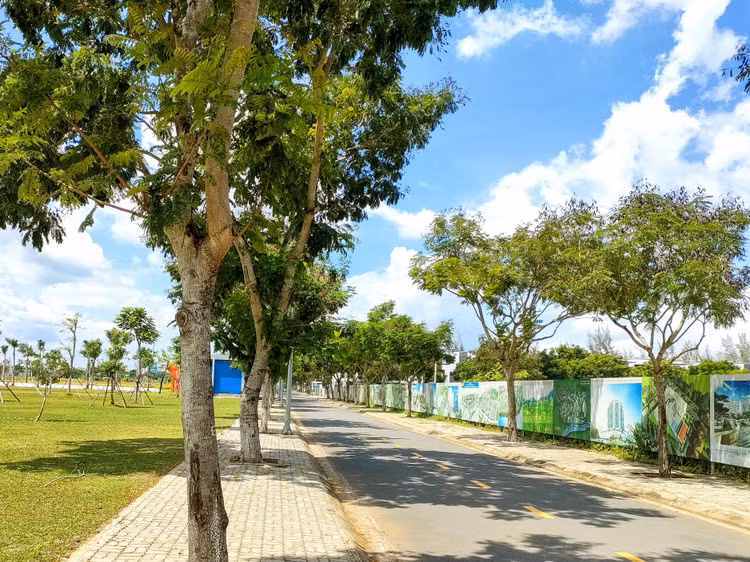 TP. HCM vắng bóng nguồn cung mới, các dự án chủ yếu là đất phân lô hộ lẻ, đã có sổ từng nền, quy mô nhỏ dưới 1 - 2 ha. Ảnh: Bảo Tín