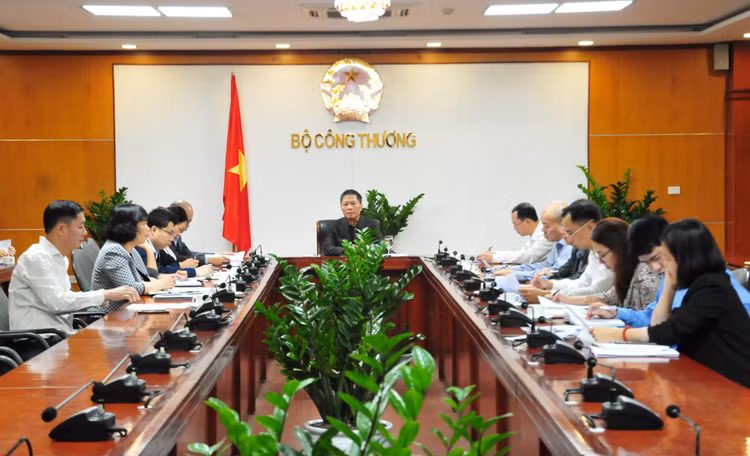 Cuộc họp của trưởng Bộ Công Thương với các đơn vị về công tác chuẩn bị triển khai thực hiện Hiệp định Thương mại tự do Việt Nam - Liên minh châu Âu (ảnh: MOIT)
