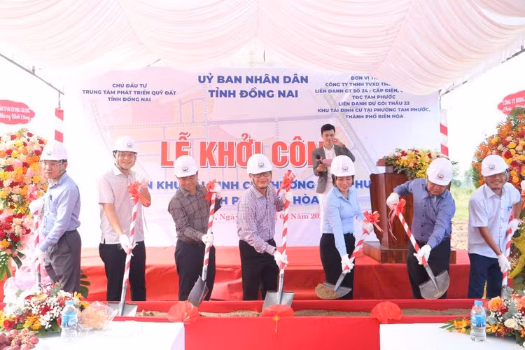 Dự án Khu TĐC tại phường Tam Phước được khởi công xây dựng ngày 29/6/2025 song vẫn "dính" kiến nghị. Ảnh: NT