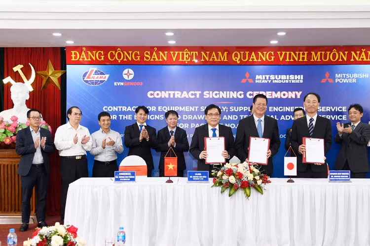 Lễ ký kết hợp đồng cung cấp thiết bị, dịch vụ thiết kế và hỗ trợ kỹ thuật giữa Liên danh Tổng thầu EPC LILAMA - EVNGENCO3 với đối tác Mitsubishi Heavy Industries và Mitsubishi Power Asia Pacific (ảnh: LILAMA)