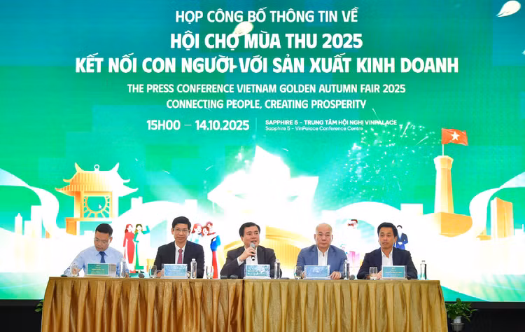 Thứ trưởng Bộ Công Thương Nguyễn Sinh Nhật Tân chia sẻ thông tin về Hội chợ Mùa Thu 2025 sắp diễn ra 