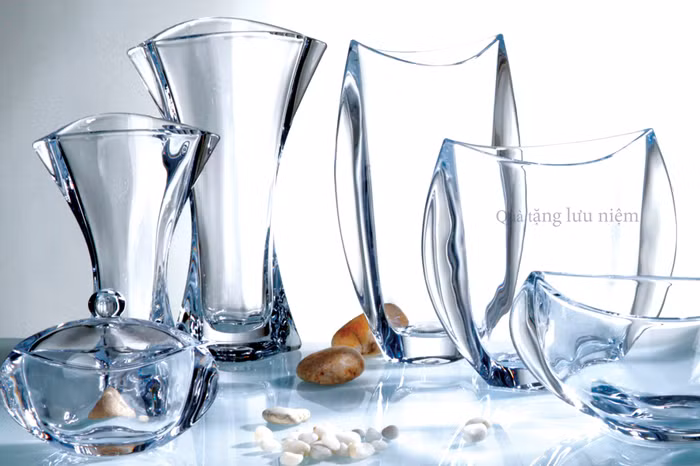 Bảo hiểm Tiền gửi chi mua cốc pha lê làm quà tặng và đã chia nhỏ gói thầu để chào hàng cạnh tranh với tổng số tiền là 2 tỷ đồng không đúng quy định. Ảnh: NC st