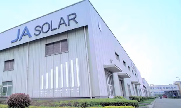 JA Solar là nhà sản xuất pin năng lượng mặt trời lớn nhất thế giới
