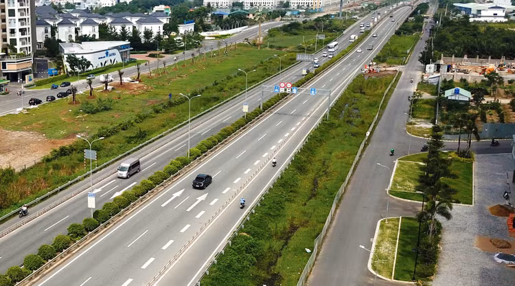3 đoạn tuyến cao tốc Bắc - Nam chuyển sang đầu tư công kỳ vọng sẽ hoàn thành vào cuối năm 2021. Ảnh: Lê Tiên