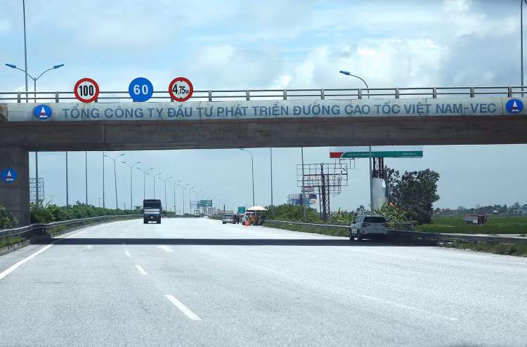 Bộ GTVT đánh giá, doanh thu hoạt động tài chính từ các dự án của VEC đảm bảo được khả năng trả nợ các khoản VEC đã huy động. Ảnh: Đinh Quang Tuấn