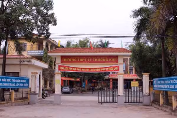 Trường THPT Lý Thường Kiệt. Ảnh: Bùi Bình