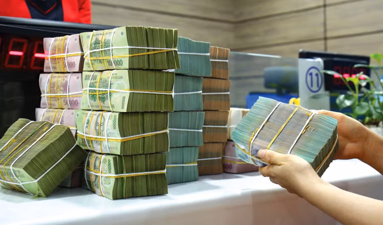 DN thiếu vốn trong khi nhà đầu tư nước ngoài khó đổ tiền vào cổ phiếu của DN niêm yết. Ảnh: Nhã Chi