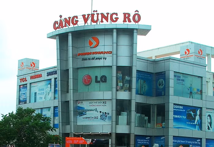 Công ty TNHH MTV Cảng Vũng Rô vẫn phải gánh hậu quả do công ty sân sau gây ra từ năm 2013. Ảnh: NC st