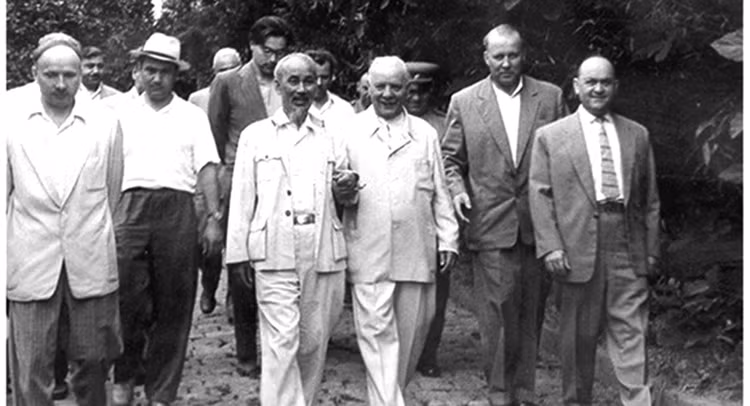 Chủ tịch Hồ Chí Minh khẳng định, Việt Nam luôn luôn trung thành với chính sách hòa bình và hợp tác giữa các nước trên cơ sở đôi bên cùng có lợi. Ảnh tư liệu