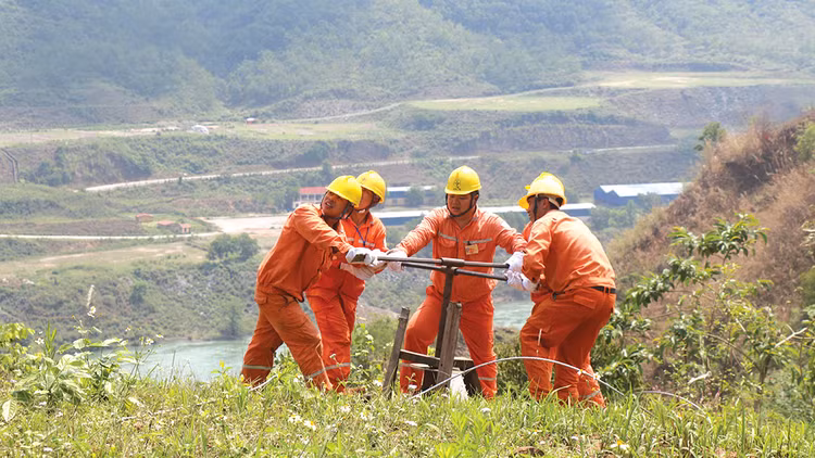 Điện lực Sơn La nỗ lực hoàn thành các dự án đúng tiến độ