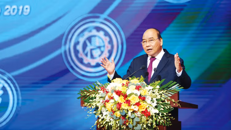 Thủ tướng nhắc nhở doanh nghiệp cần chủ động đổi mới chính mình, luôn nghĩ đến chìa khóa công nghệ mỗi khi cần giải quyết một bài toán sản xuất. Ảnh: Lê Tiên