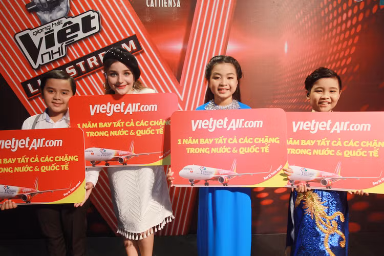 Quán quân và Á quân Giọng hát Việt nhí 2016 được bay miễn phí trên các chuyến bay Vietjet