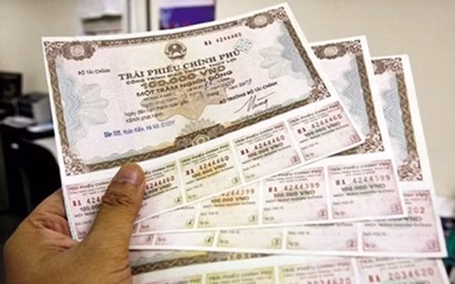 Lãi suất trúng thầu của trái phiếu kỳ hạn 3 năm nằm trong khoảng 5,5%-5,75%/năm, 5 năm là trong khoảng 6,29%-6,6%/năm và 15 năm là 7,65%/năm.