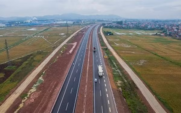 Theo chuyên gia Ngô Trí Long, Bộ Giao thông Vận tải nên có xử phạt rõ ràng khi nhà đầu tư vi phạm hợp đồng - Ảnh minh họa.
