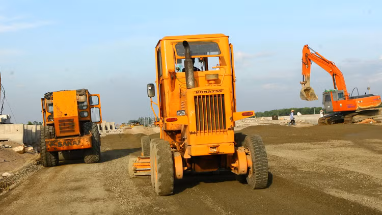 Điểm tin kế hoạch lựa chọn nhà thầu một số gói thầu lớn ngày 04-06/01